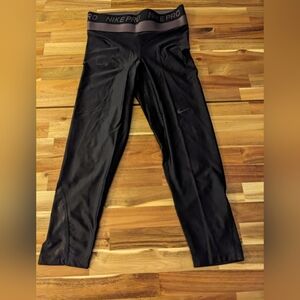 Nike Pro 7/8 black leggings